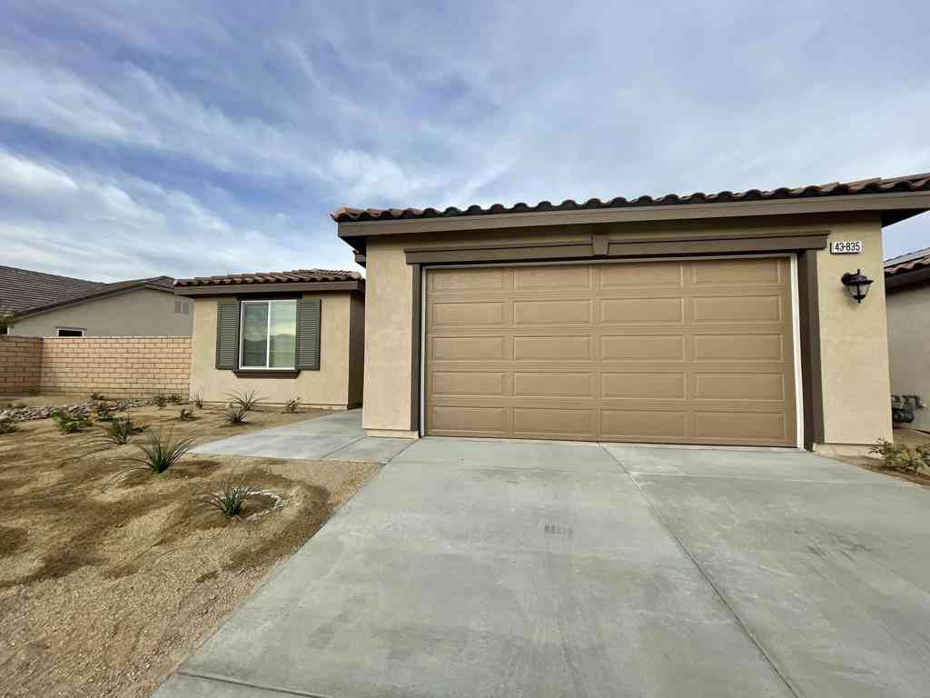 Homes For Sale - 43835 Mezzelune Way<br/> Indio, CA 92203