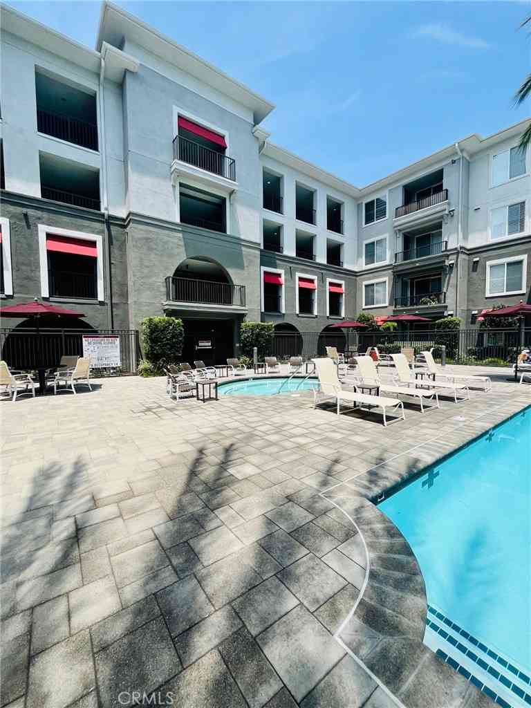 Condo For Sale - 1801 E Katella #1096<br/> Anaheim, CA 92805