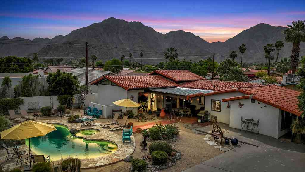 Homes For Sale - 52426 Avenida Mendoza<br/> La Quinta, CA 92253