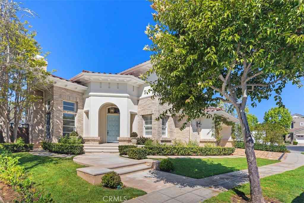 Homes For Rent - 17 Colonial<br/> Newport Beach, CA 92660