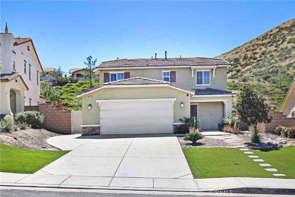 Homes For Sale - 35115 Fennel<br/> Lake Elsinore, CA 92532