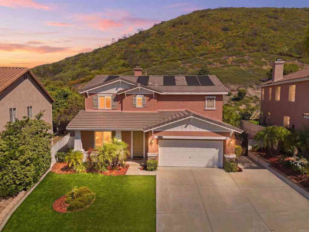Homes For Sale - 827 Via Barquero<br/> San Marcos, CA 92069
