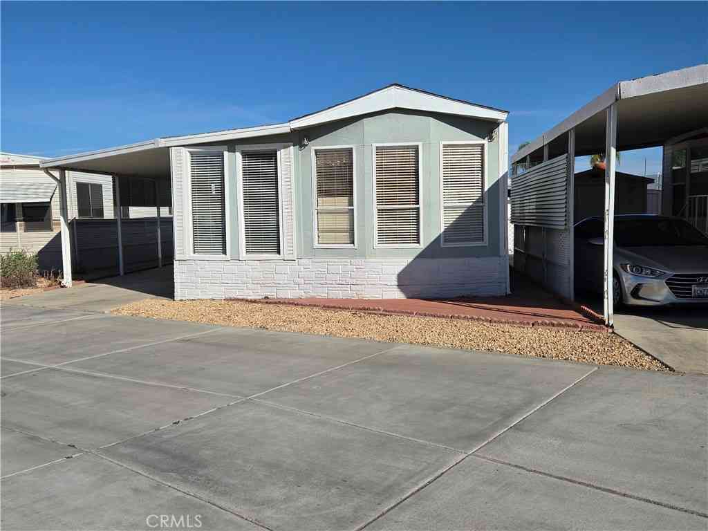 Mobile Home For Sale - 1295 S Cawston #42<br/> Hemet, CA 92545