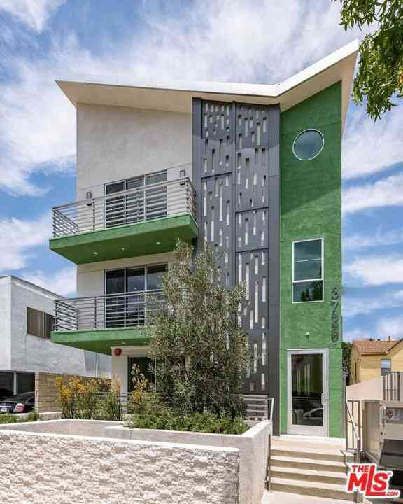 Apartment For Rent - 3726 Kelton Avenue #102<br/> Los Angeles, CA 90034
