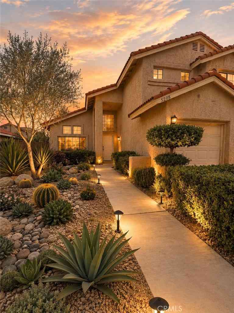 Homes For Sale - 5208 Opal<br/> Palmdale, CA 93552