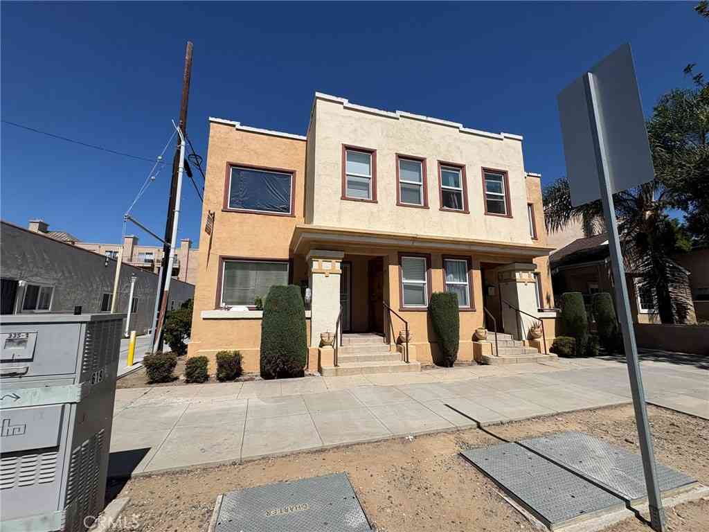Homes For Sale - 617 West 3rd Street<br/> Long Beach, CA 90802