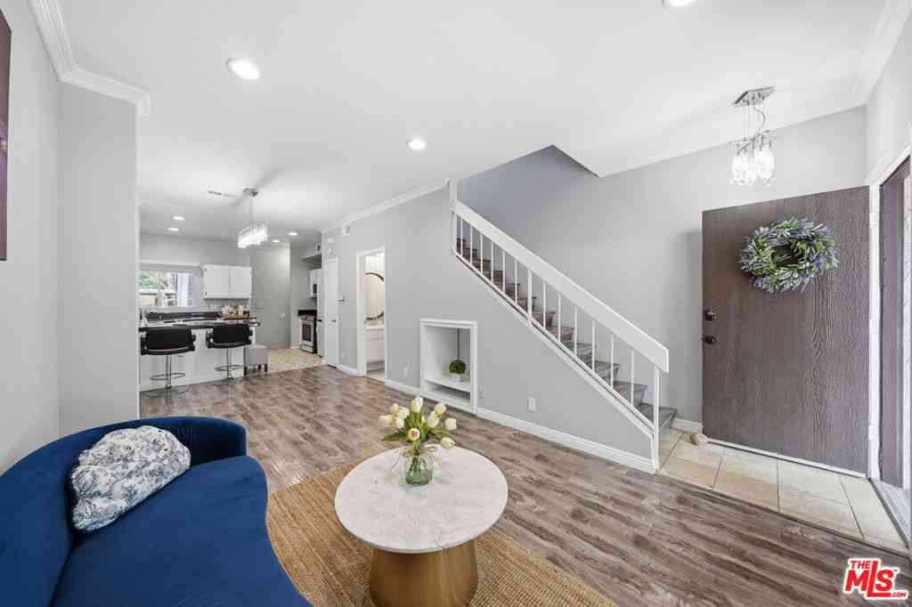 Condo For Sale - 227 Via Colinas<br/> Thousand Oaks, CA 91362