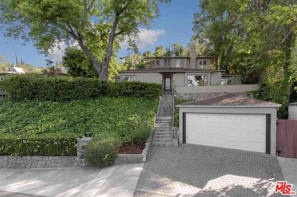 Homes For Rent - 13480 Contour Drive<br/> Sherman Oaks, CA 91423