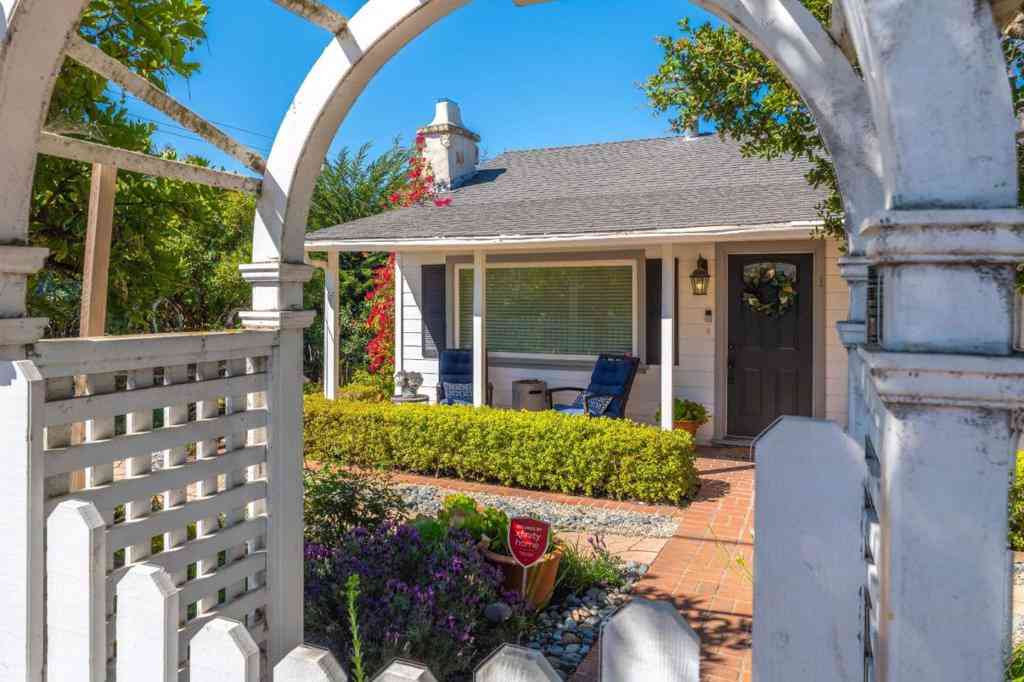 Homes For Sale - 1 Serrano Way<br/> Del Rey Oaks, CA 93940