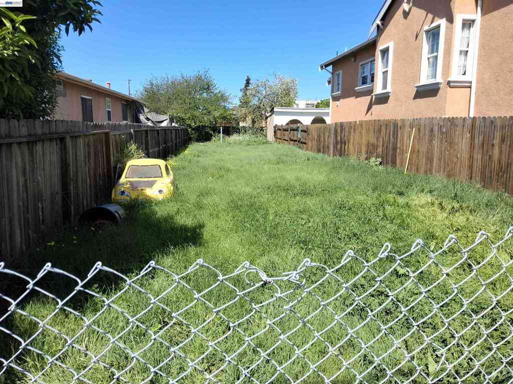 Vacant Land For Sale - 1327 97th  Ave<br/> Oakland, CA 94621