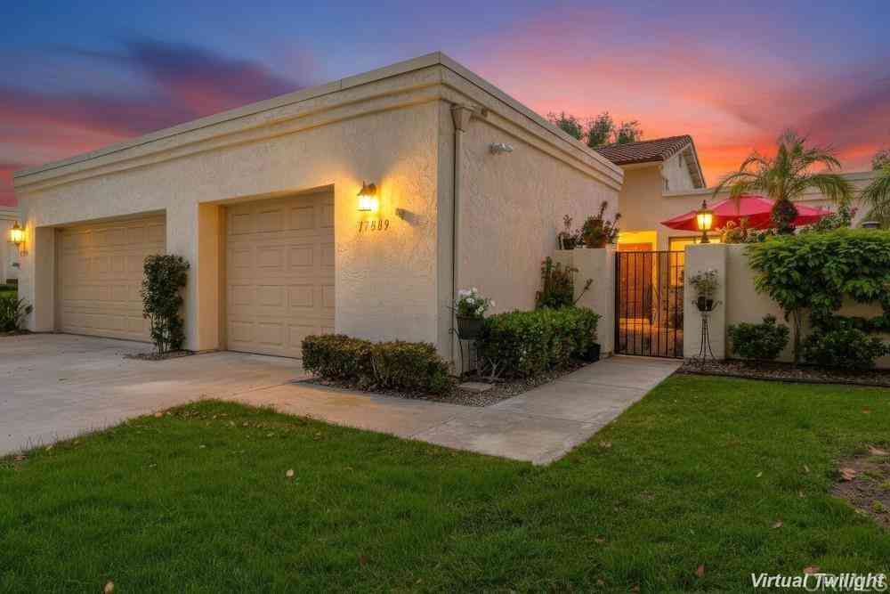 Condo For Sale - 17889 Avenida Cordillera<br/> San Diego, CA 92128