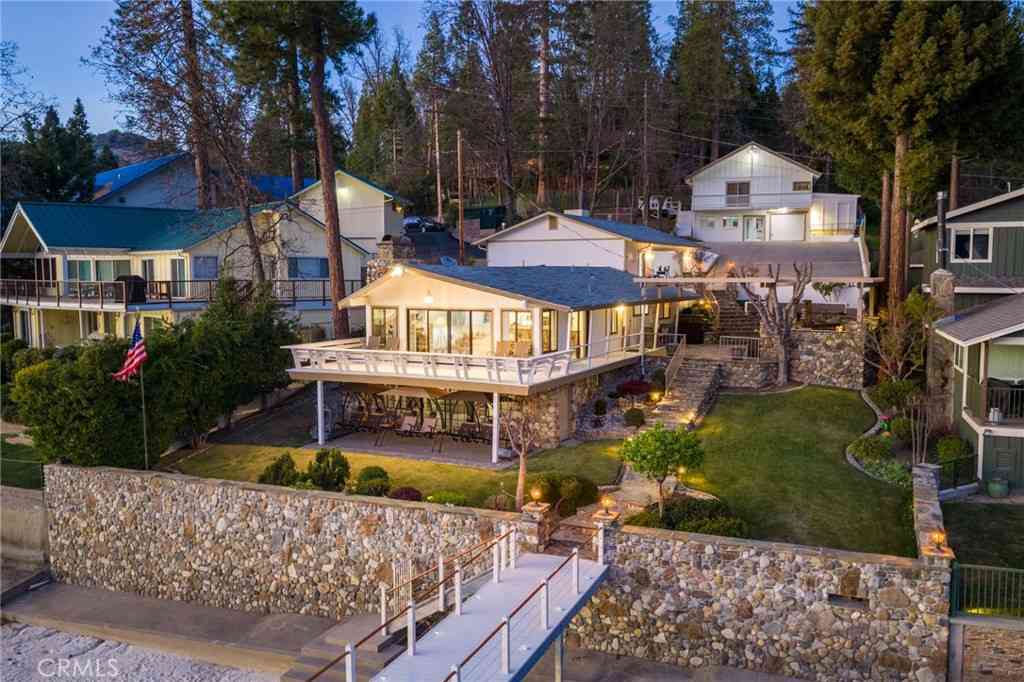 Homes For Sale - 39118 Lake Drive<br/> Madera County, Bass Lake, CA 93604