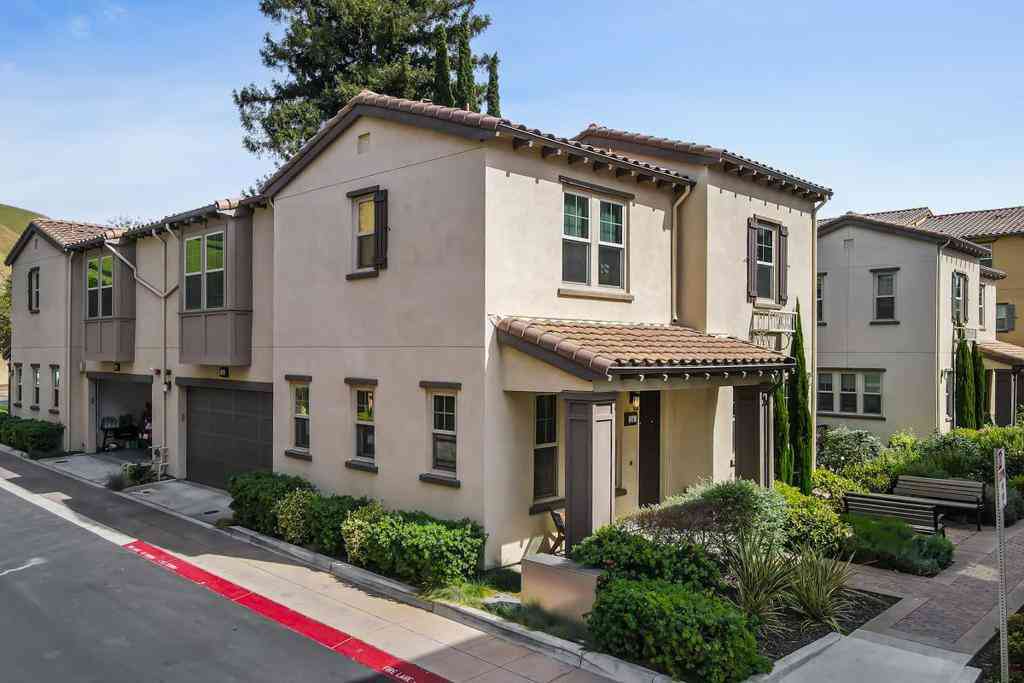 Townhouse For Sale - 14 Catania<br/> Fremont, CA 94536