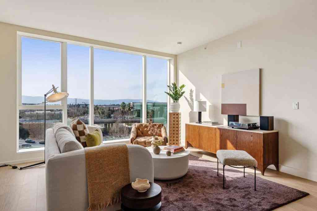 Condo For Sale - 188 W Saint James Street #10804<br/> San Jose, CA 95110