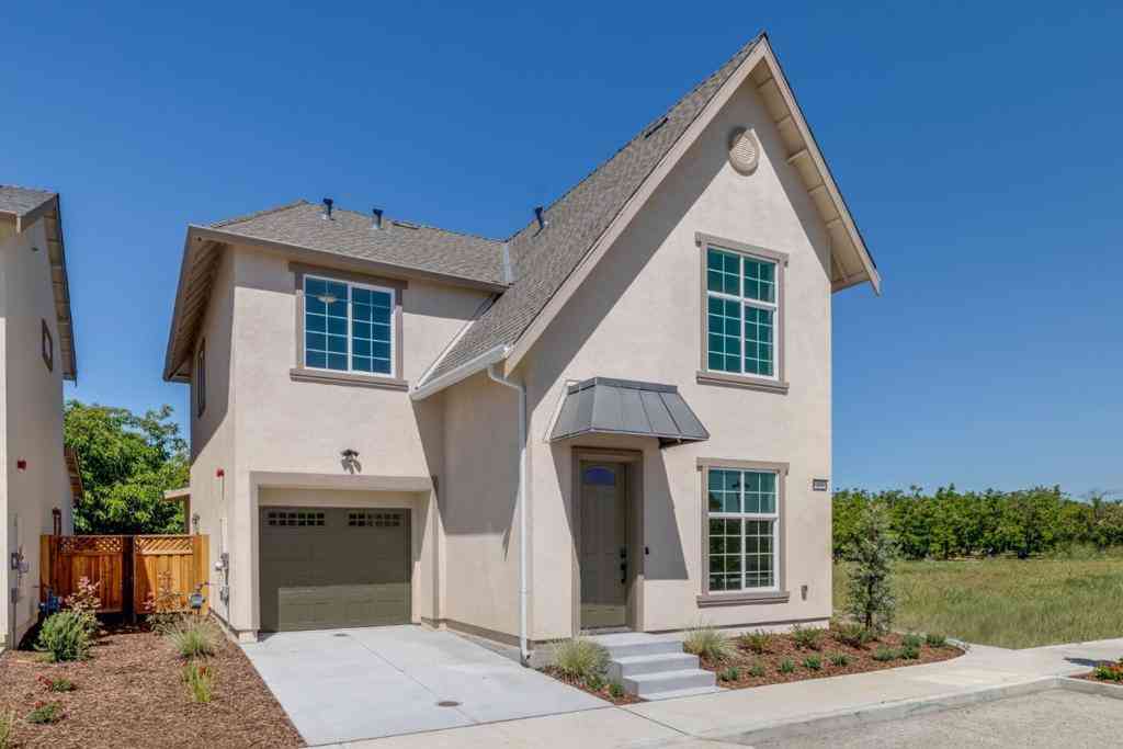 Homes For Sale - 150 Alan Lane<br/> Hollister, CA 95023