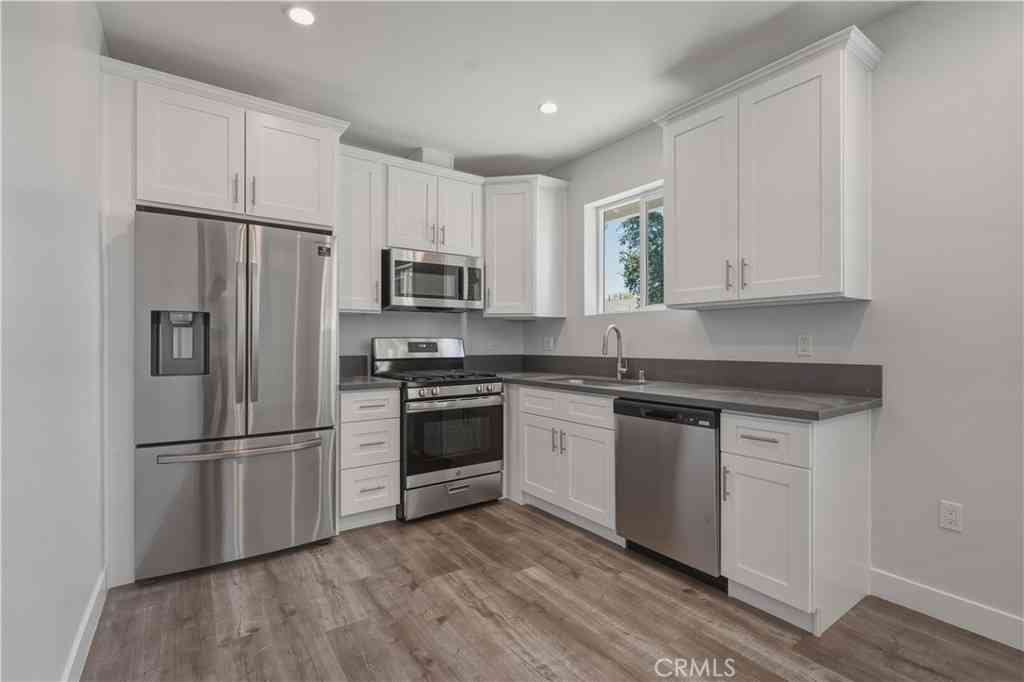 Homes For Rent - 19835 Blythe<br/> Winnetka, CA 91306