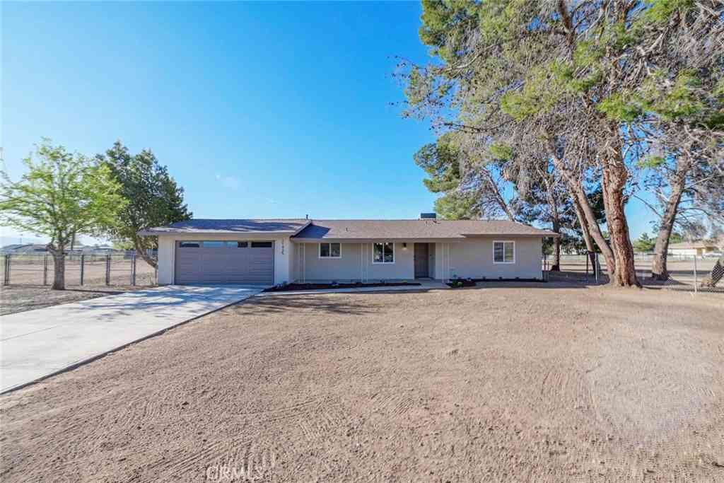 Homes For Sale - 21435 Zuni Road<br/> Apple Valley, CA 92307