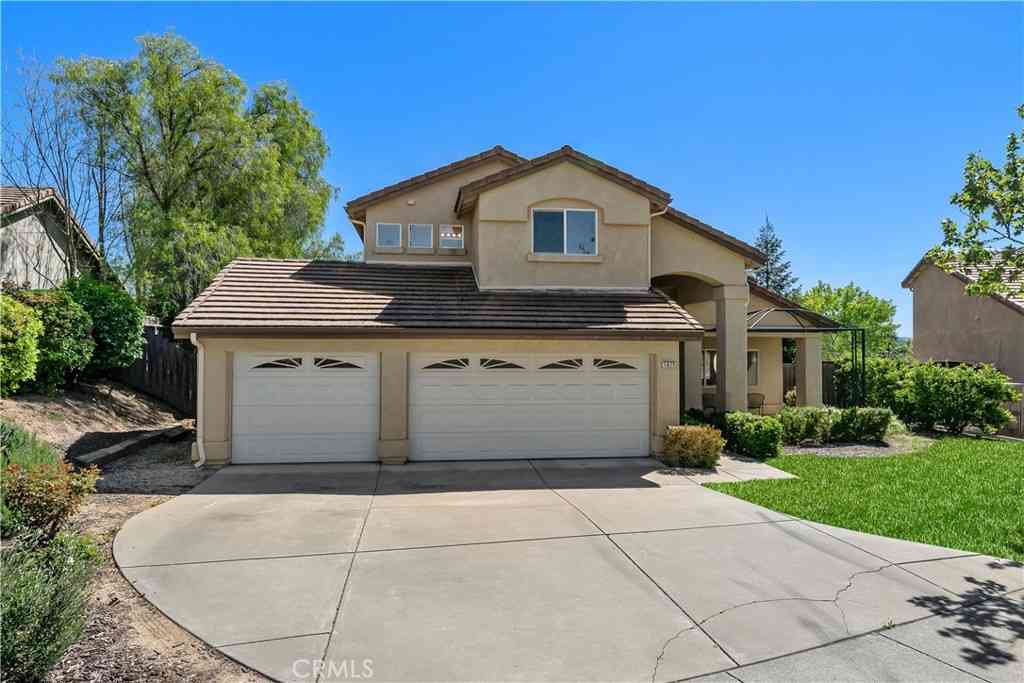 Homes For Sale - 1625 Leah Way<br/> Paso Robles, CA 93446