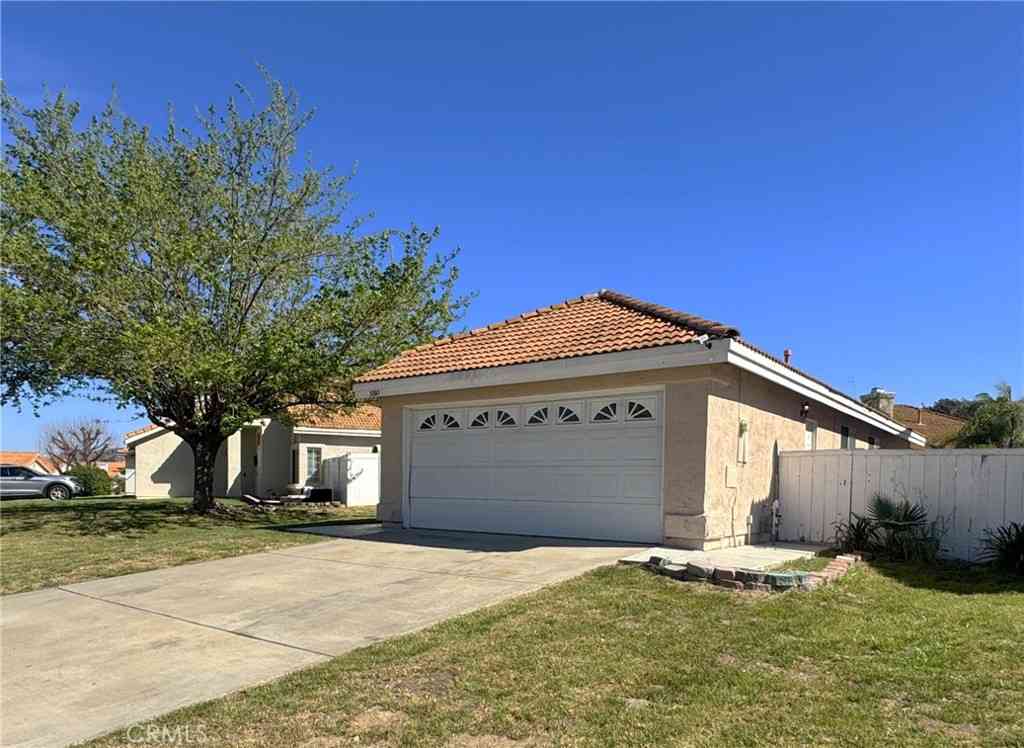 Homes For Sale - 30145 Pechanga Drive<br/> Temecula, CA 92592