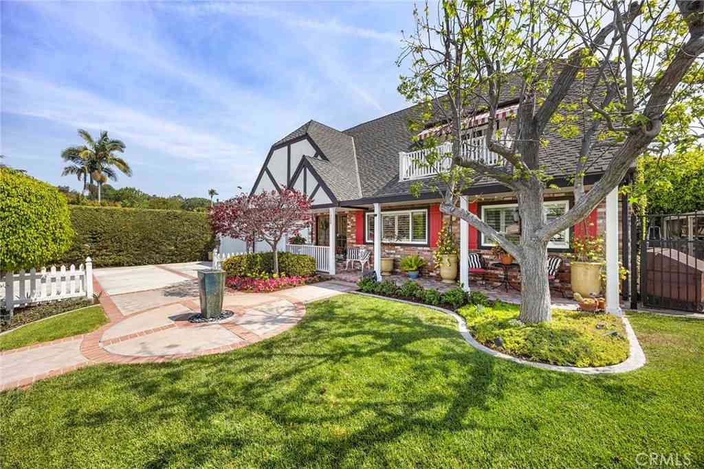 Homes For Sale - 1320 Roanoke Street<br/> Orange County, La Habra, CA 90631