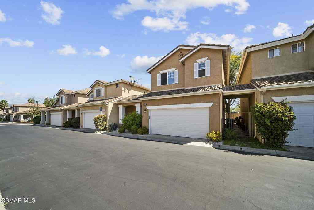Condo For Sale - 1838 Amberleaf Lane<br/> Simi Valley, CA 93065