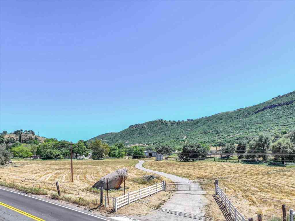 Homes For Sale - 24665 E Old Julian Hwy<br/> Ramona, CA 92065
