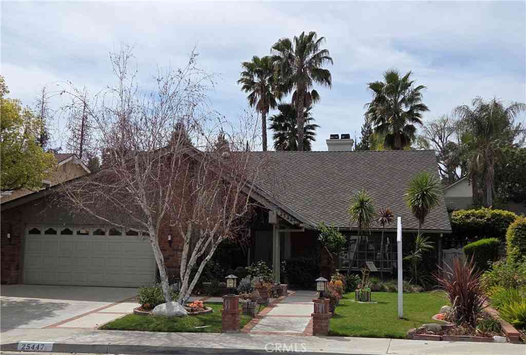 Homes For Sale - 25447 Via Novia<br/> Valencia, CA 91355