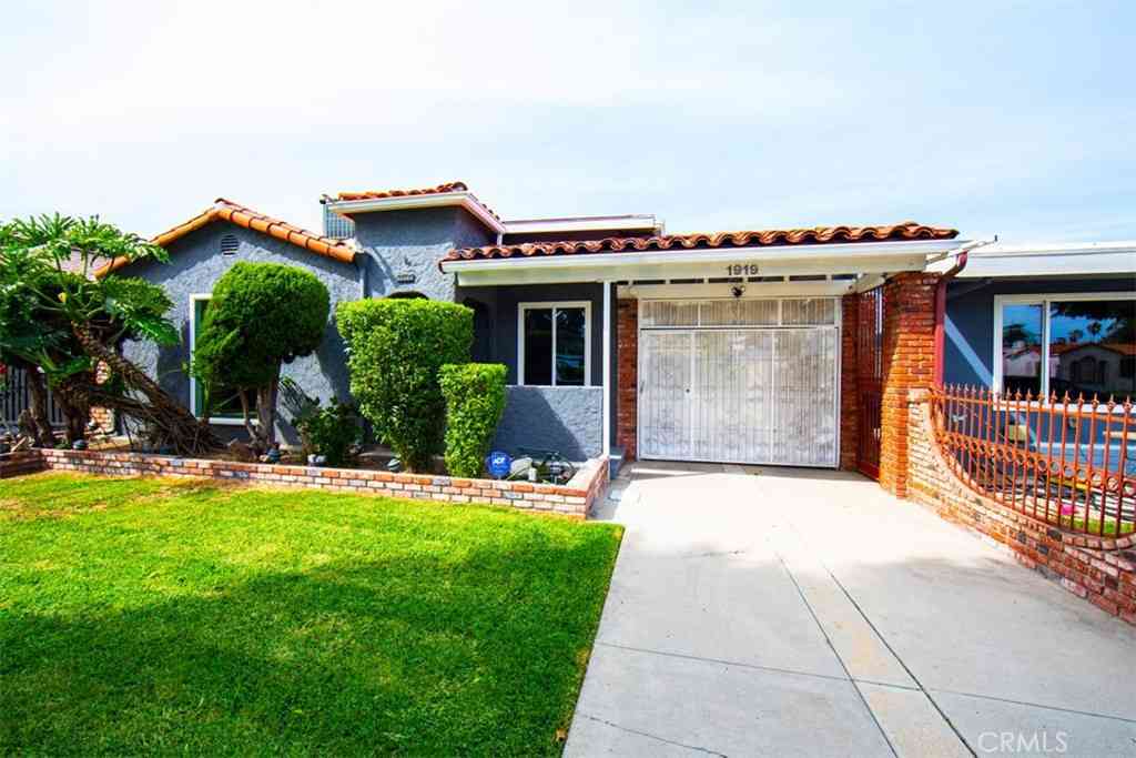 Homes For Sale - 1919 W 82nd Street<br/> Los Angeles, CA 90047