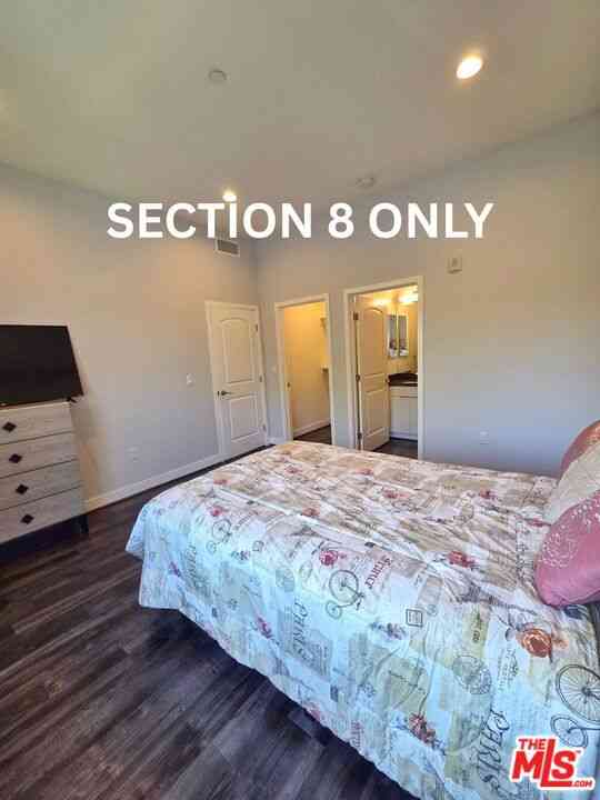 Condo For Rent - 2651 S Hobart Boulevard #6<br/> Los Angeles, CA 90018