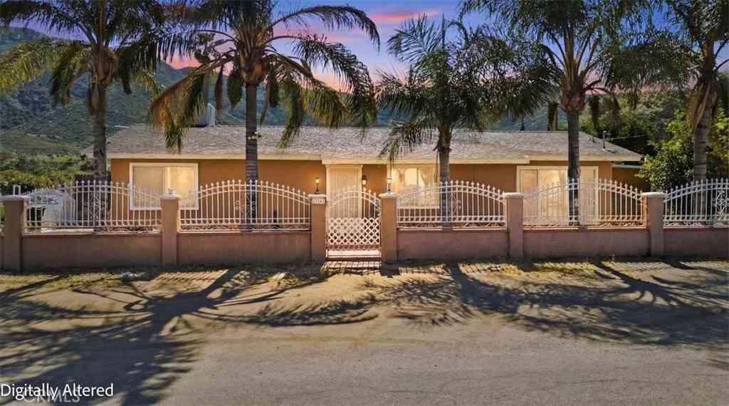 Homes For Sale - 33111 Baldwin Boulevard<br/> Lake Elsinore, CA 92530