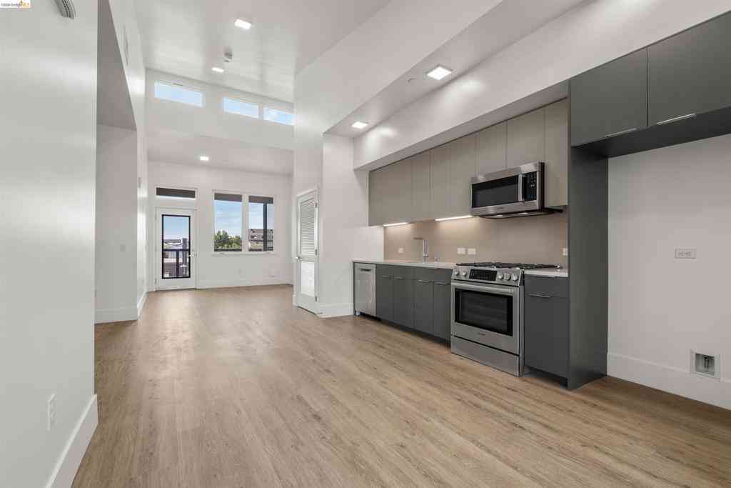 Condo For Sale - 1545 32nd St #314<br/> Oakland, CA 94608