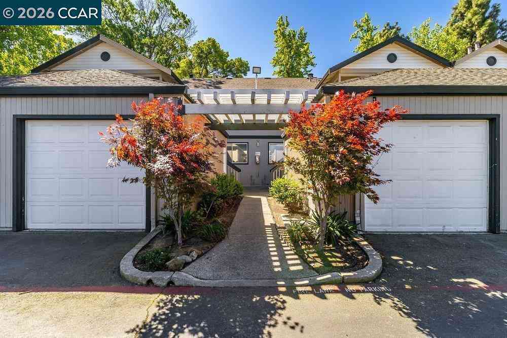 Townhouse For Sale - 1123 Chadwick Circle<br/> Bay Point, CA 94565