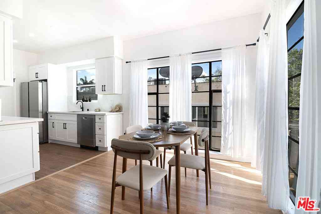 Condo For Rent - 344 S Rexford Drive #4<br/> Beverly Hills, CA 90212
