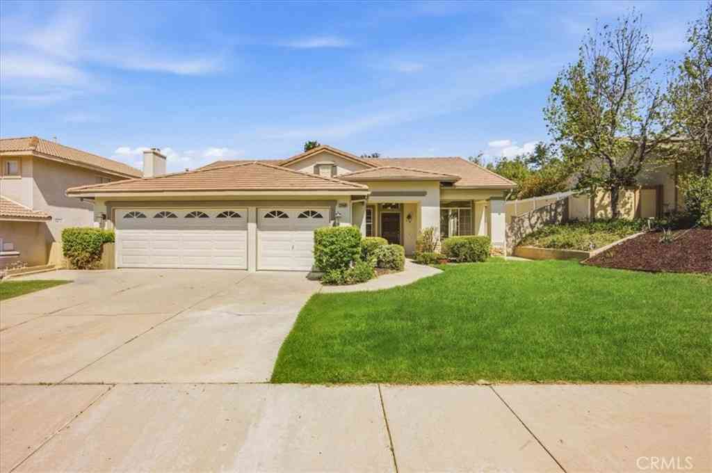 Homes For Sale - 33460 Brushy Hollow<br/> Yucaipa, CA 92399