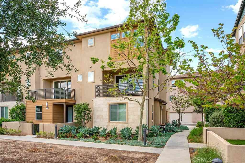 Condo For Sale - 218 Keeper<br/> Irvine, CA 92618
