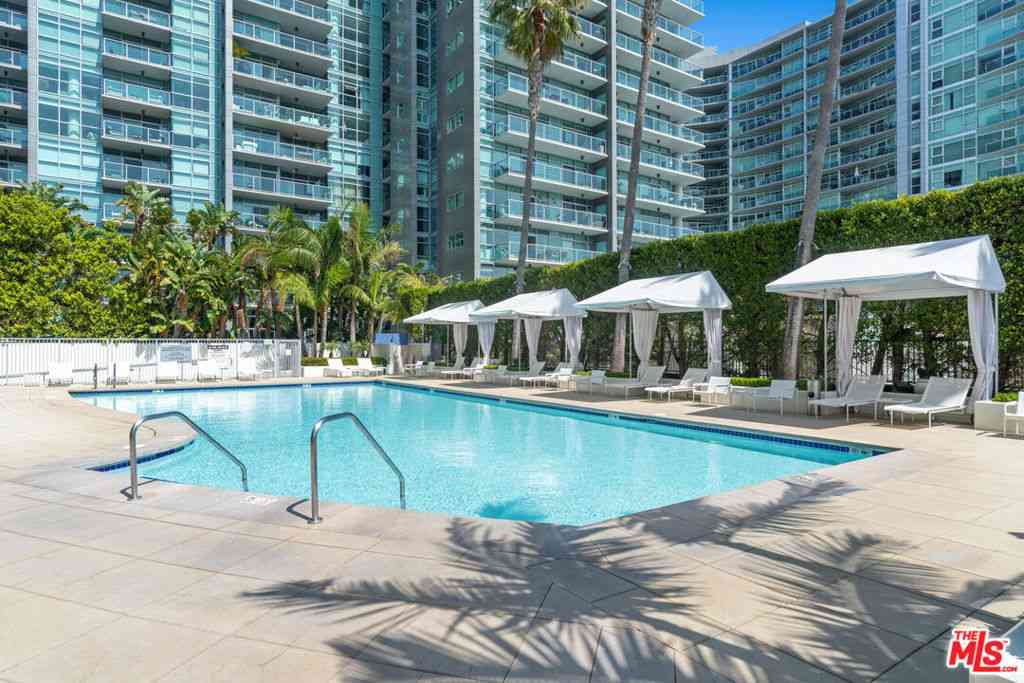 Condo For Sale - 13700 Marina Pointe Drive #1126<br/> Marina Del Rey, CA 90292