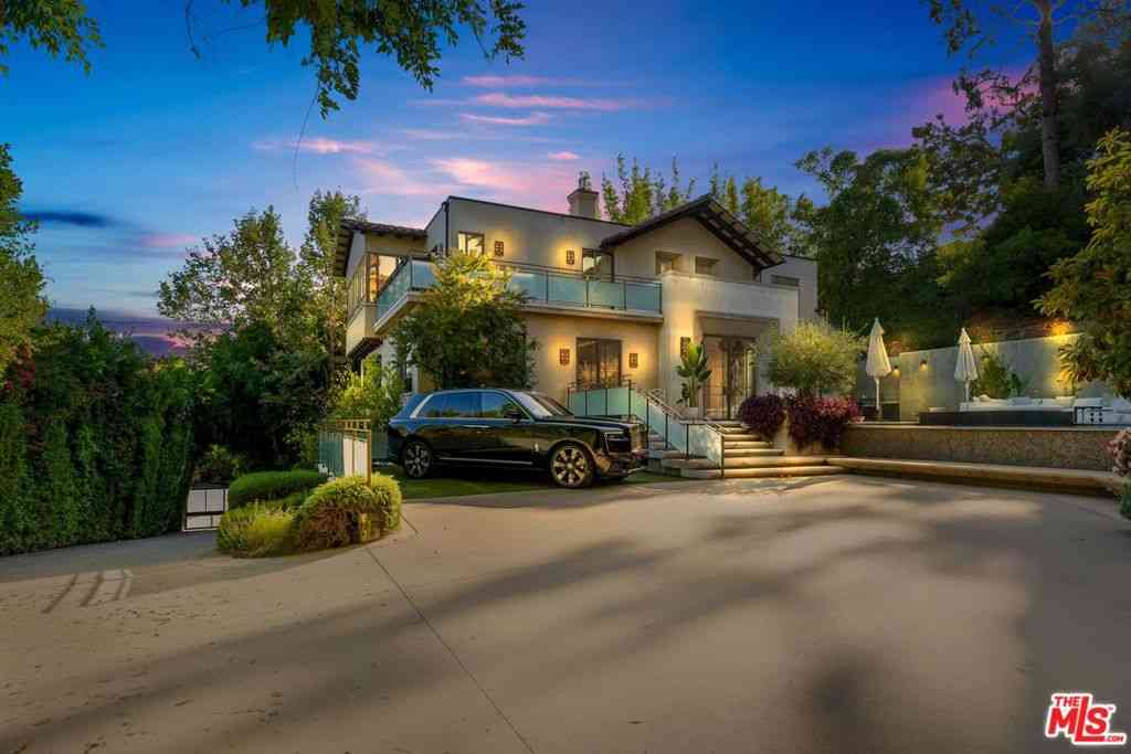 Homes For Rent - 7801 Hillside Avenue<br/> Los Angeles, CA 90046
