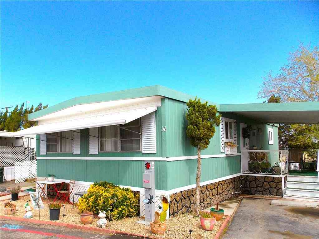 Mobile Home For Sale - 21922 Ottawa Road #14<br/> Apple Valley, CA 92308