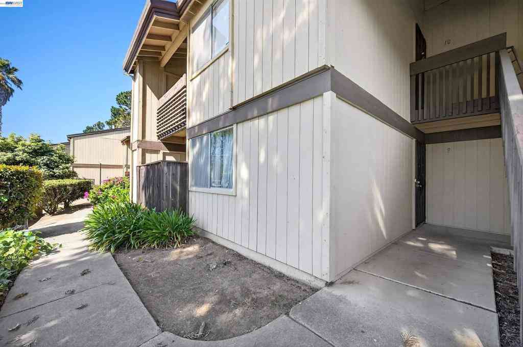Condo For Sale - 355 Parkview Terrace #B9<br/> Vallejo, CA 94589