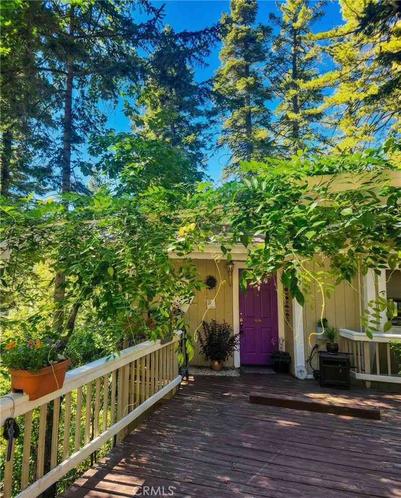 Homes For Sale - 848 Oakmont<br/> Lake Arrowhead, CA 92352
