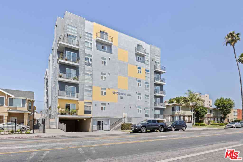 Condo For Rent - 155 S Oxford Avenue #404<br/> Los Angeles, CA 90004