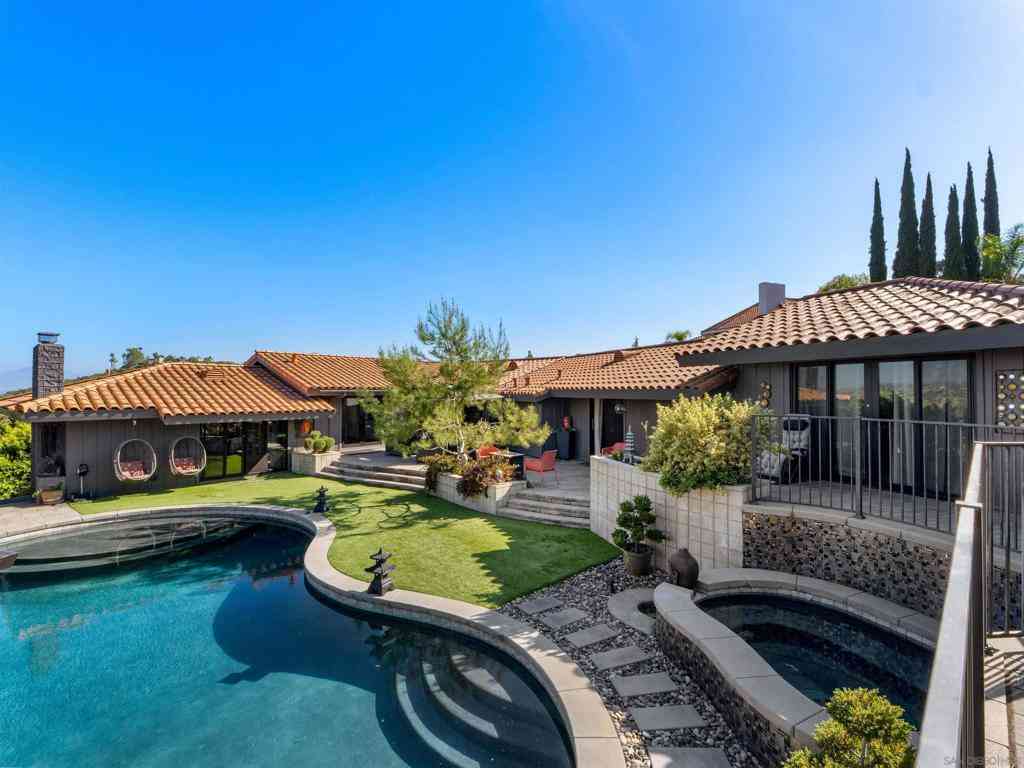 Homes For Sale - 6315 Ridge Manor<br/> San Diego, CA 92120