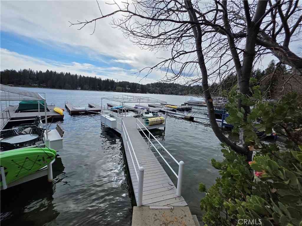 Homes For Sale - 412 N 412 #a<br/> Lake Arrowhead, CA 92354