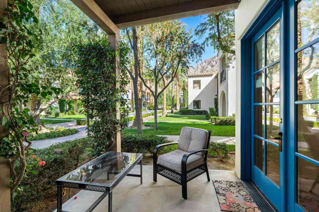 Condo For Sale - 48717 Classic Drive<br/> La Quinta, CA 92253