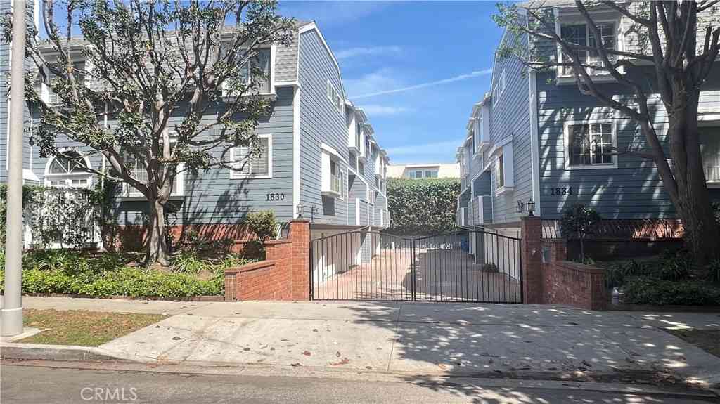 Townhouse For Sale - 1830 Stoner Avenue #1<br/> Los Angeles, CA 90025