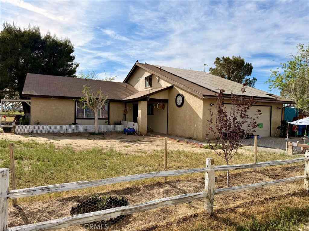 Homes For Sale - 43127 40th E<br/> Lancaster, CA 93535