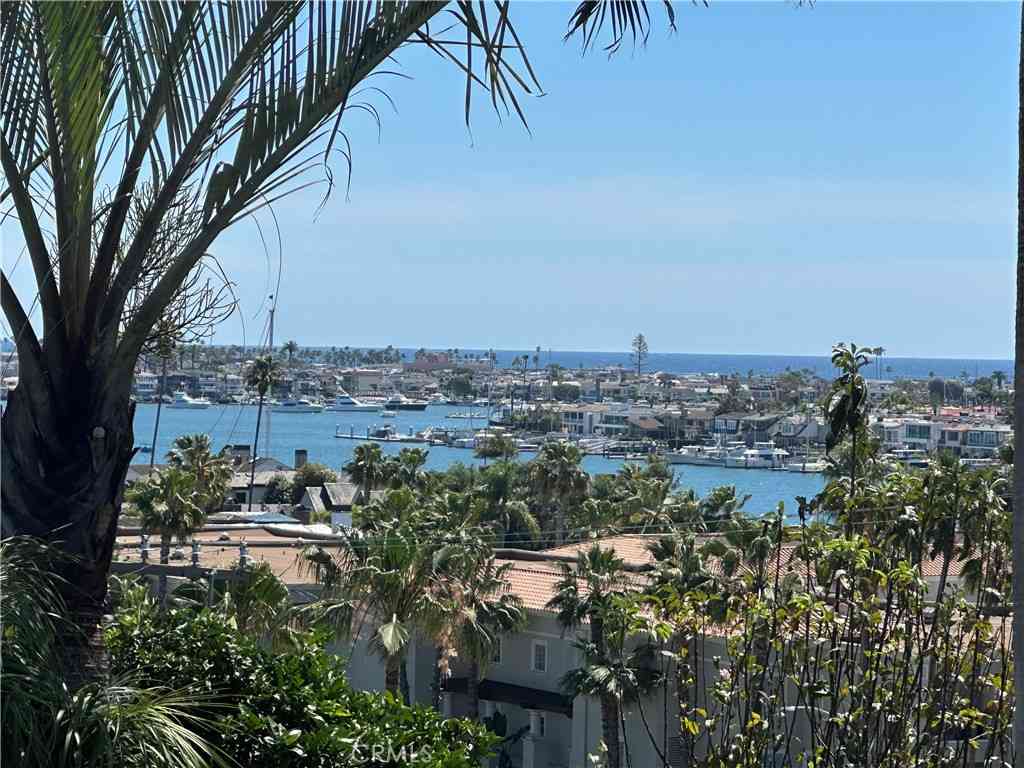 Homes For Sale - 1221 Kings Road<br/> Newport Beach, CA 92663