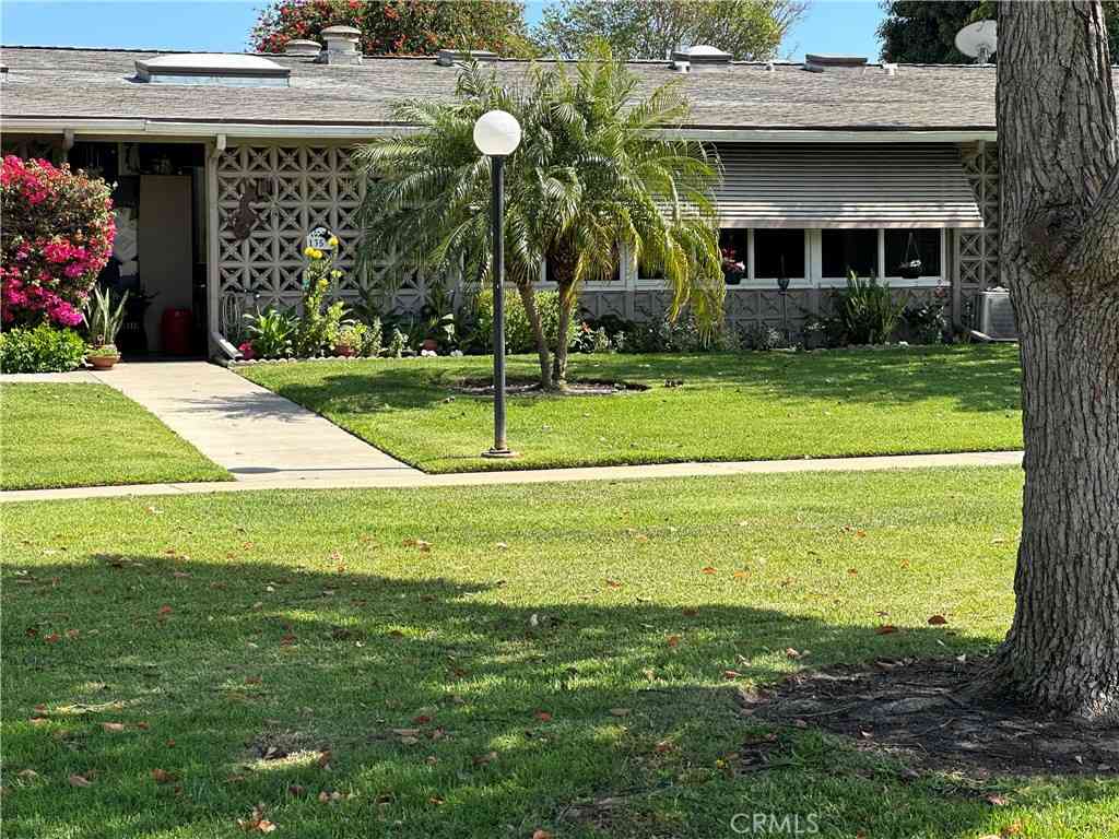 Homes For Sale - 13421 Danbury #135H<br/> Seal Beach, CA 90740