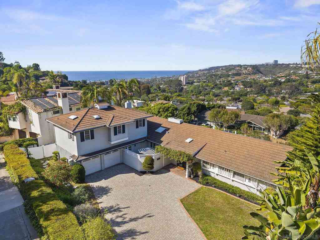 Homes For Sale - 7753 Via Capri<br/> La Jolla, CA 92037