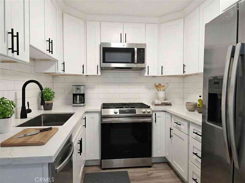 Condo For Sale - 9525 Sylmar Avenue #2<br/> Panorama City, CA 91402